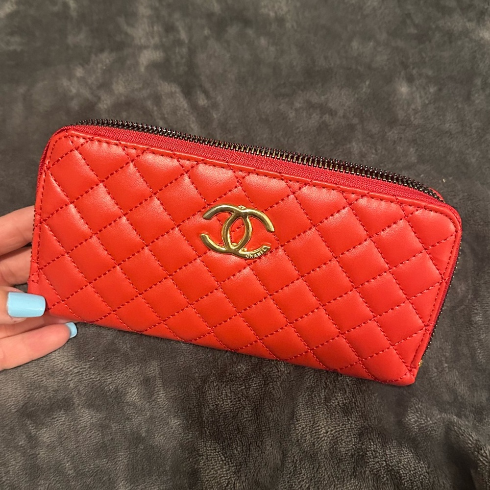 CHANEL Red Quilted Zipper Wallet